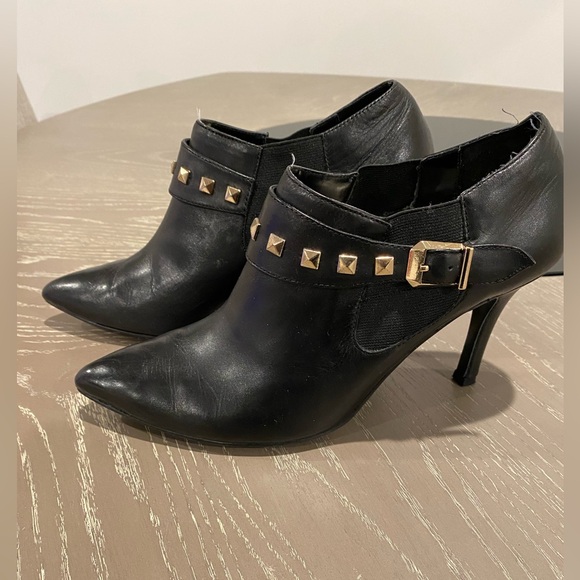 Guess Gold Stud Booties - Picture 2 of 5